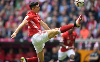 XK体育动态-阿兹蒙单刀挑射轻巧得分